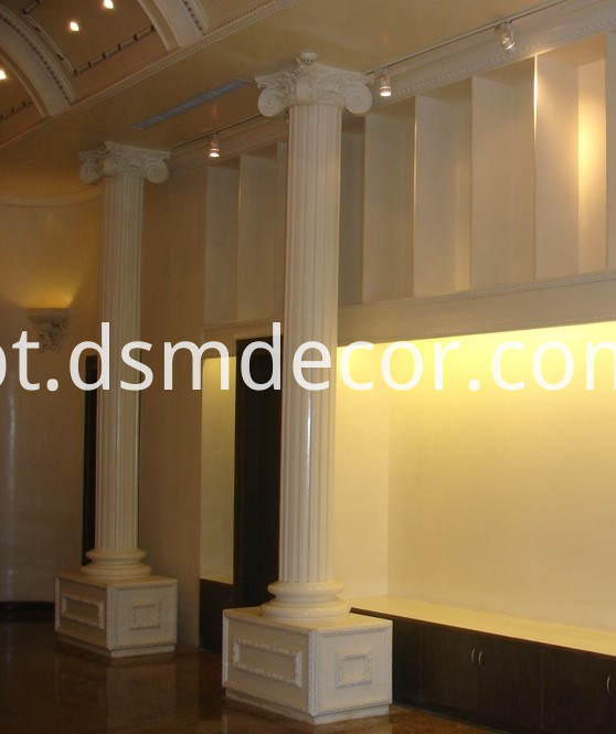 Coluna Flutuante PU PU Fluted Column